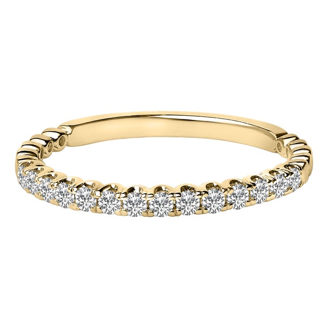 14K Yellow Gold 1/4 Cttw Round Diamond Prong Set Wedding Band - Size 7 For Sale