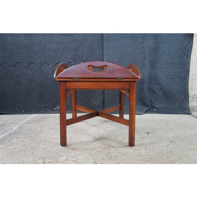 1970s Attributed to Pennsylvania House English Chippendale Cherry Butlers Tray Coffee Cocktail Table For Sale - Image 9 of 11