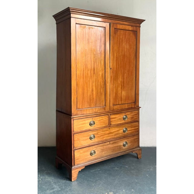 American Vintage Regency Federal Mahogany Linen Press For Sale - Image 3 of 7