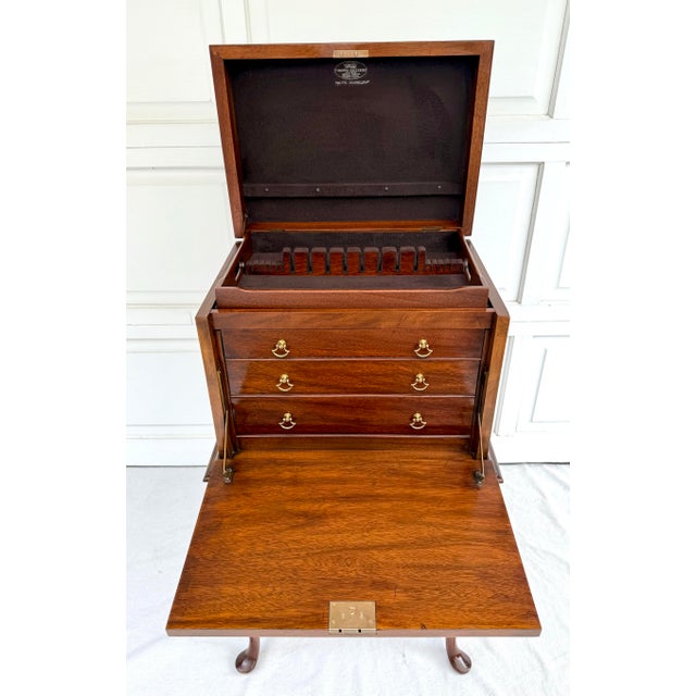 Queen Anne Henkel-Harris Solid Mahogany Inlay Silverchest Style 2530 For Sale - Image 3 of 12