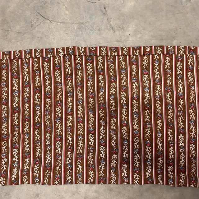 Crafted from Lisa Fine’s beloved “Nicobar” fabric in the richly hued Cocoa colorway, this long pillow cover brings a warm,...