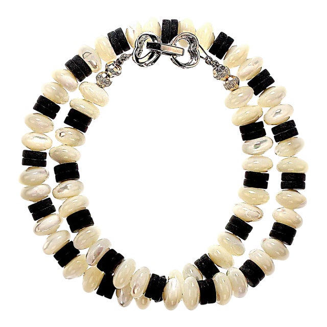 Ajd 15 Inch Choker of Mother of Pearl and Black Onyx For Sale