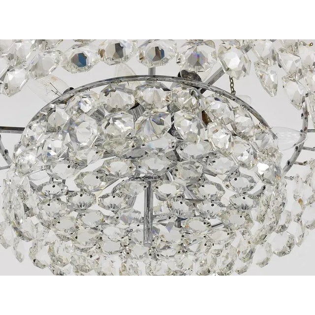 Large Round Chandelier with Diamond-Shaped Crystals from Bakalowits & Söhne, Austria, 1950s For Sale - Image 10 of 11
