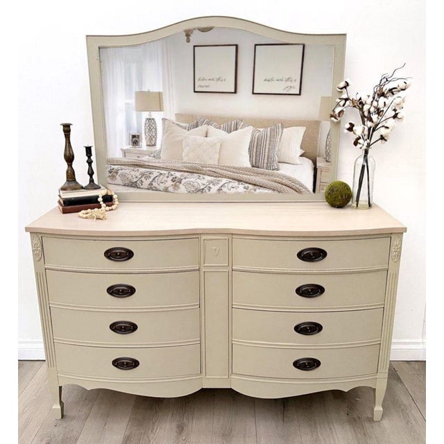 1940s Dixie Hepplewhite 8 Drawer Dresser With Mirror | Chairish