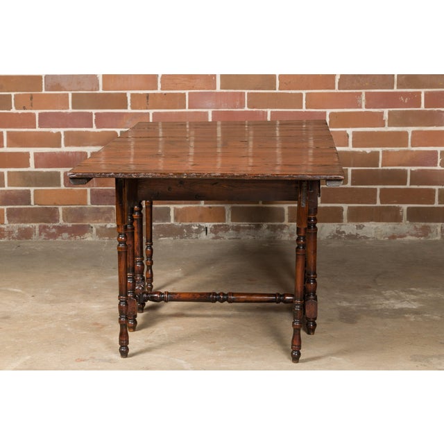 English 19th Century Oak Drop Leaf Table with Turned Legs and Two Drawers For Sale In Atlanta - Image 6 of 12