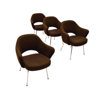 Four Eero Saarinen Executive Chairs for Knoll For Sale