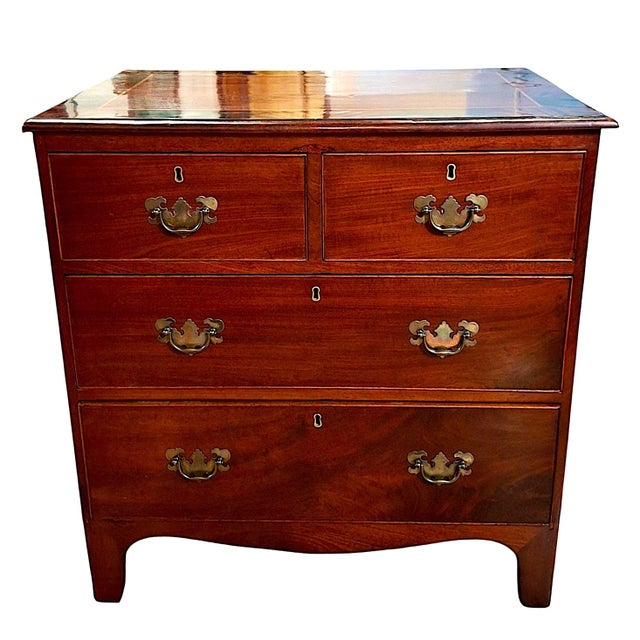 Traditional 19th-Century Georgian-Style Mahogany and Brass Chest of Drawers For Sale - Image 3 of 14