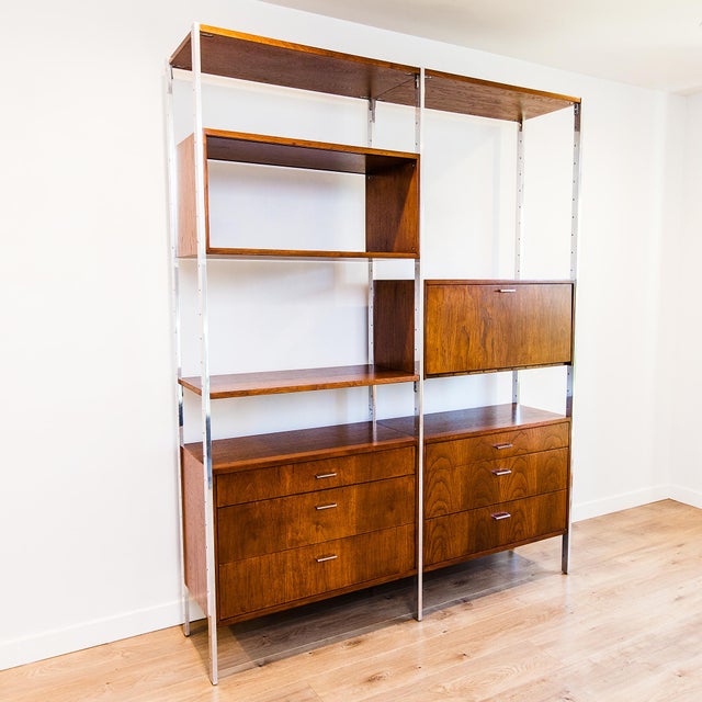 1970s Restored Mid Century Freestanding Modular Wall Unit by Jack Cartwright for Founders, Attributed For Sale - Image 13 of 15