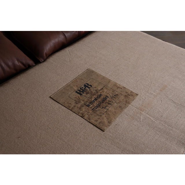 Le Bambole Bed in Buffalo Leather by Mario Bellini for B&B Italia, 1970s For Sale - Image 11 of 14