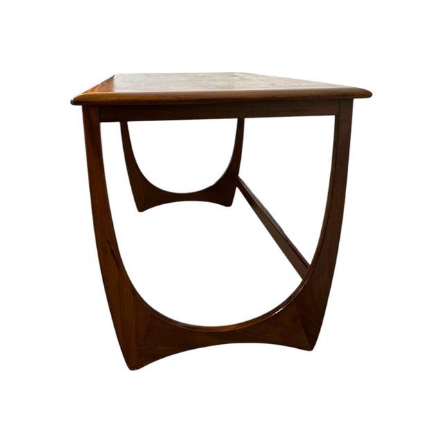 Mid-Century Modern Sculptural Walnut Coffee Table – Vintage MCM Crescent U-Base Low Table. For Sale In Seattle - Image 6 of 8