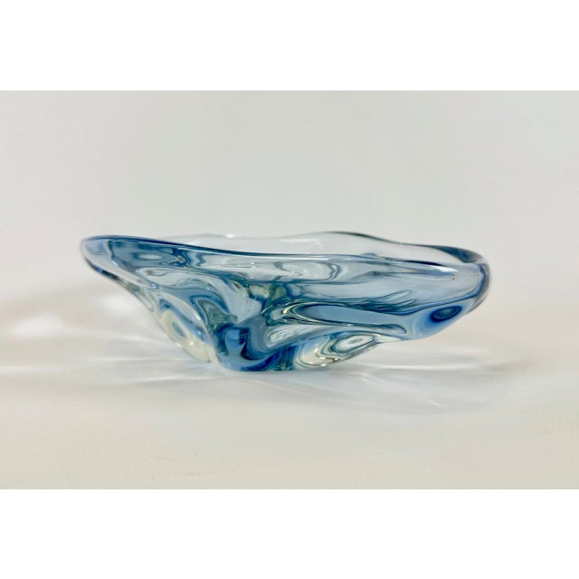 Mid-Century Modern Art Glass Bowl attributed to Josef Hospodka for Chribska Sklarna, 1960s For Sale - Image 3 of 10