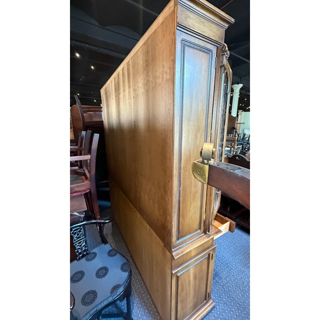 Karges Furniture Breakfront China Cabinet, Circa 1980s For Sale - Image 15 of 18