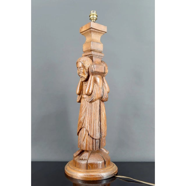 Mid-Century Modern Gothic Revival Medieval Style Pilaster Lamp in Carved Oak, France, 20th Century For Sale - Image 3 of 10