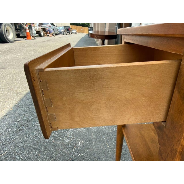 Vintage Ethan Allen Heirloom Nutmeg Maple Wood Side Table For Sale - Image 9 of 15