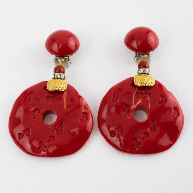 Contemporary Angela Caputi Gilded and Red Cinnabar Resin Dangle Clip Earrings For Sale - Image 3 of 8