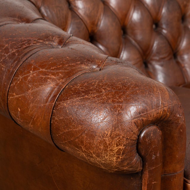 20th Century Spanish Brown Vintage Leather Chesterfield Sofa For Sale - Image 9 of 18