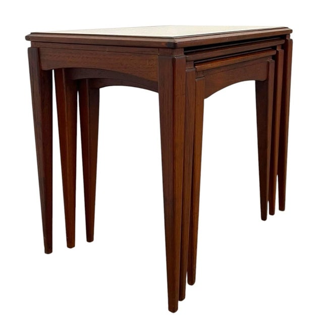 Mid-Century Modern 1970s Mid Century Modern Nesting Table Vith Removable Glass Tops, Set of Three For Sale - Image 3 of 9