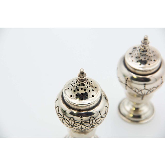 Silver Salt and Pepper Shaker Set, Set of 2, in Good conditions. Designed 1920 to 1949