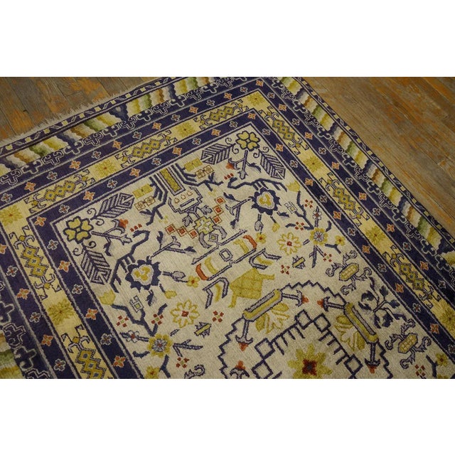1920s Ivory Yellow Medallion Classic Antique Chinese Silk Rug 3'10'' X 6' Knotted Carpet For Sale - Image 9 of 11