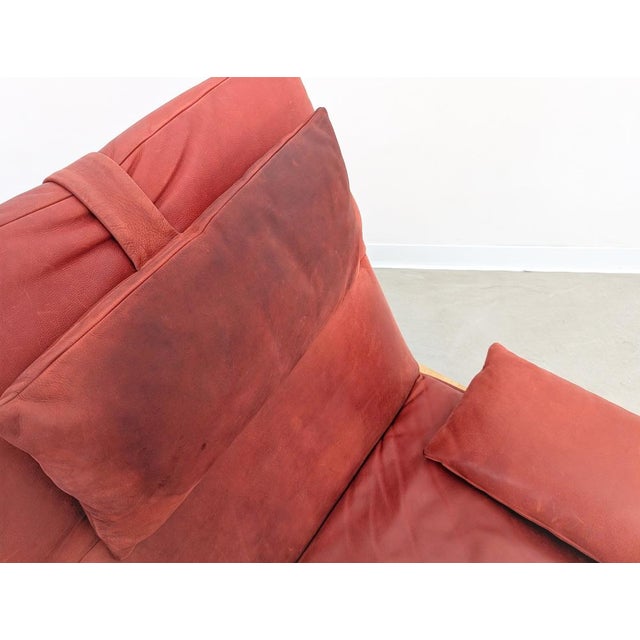 Free Motion 2-Seater Sofa in Oak and Red Leather from Koinor For Sale - Image 11 of 18
