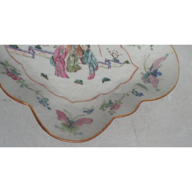 Chinese Quatrefoil Rose Medallion Bowl. Early 19th Century For Sale - Image 10 of 10