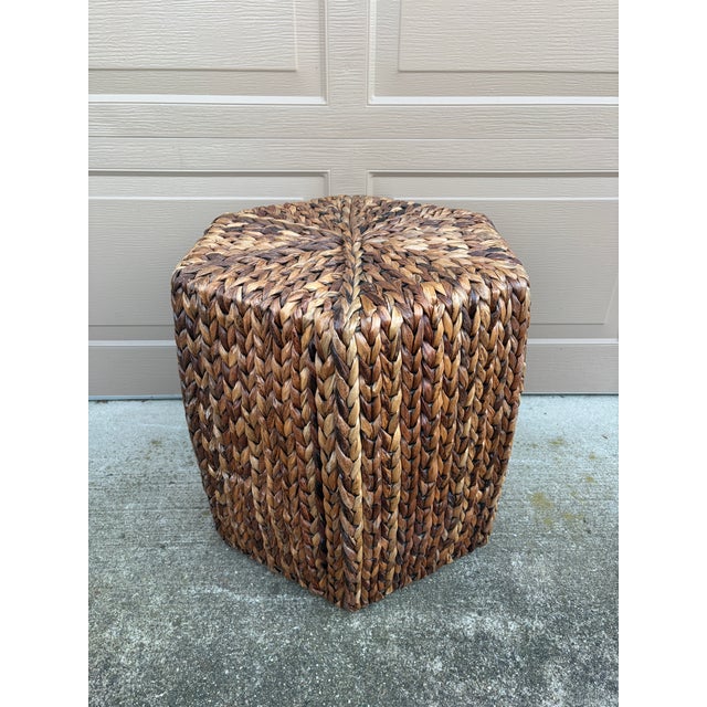 Late 20th Century Chinoiserie Woven Rush Hexagonal Garden Stool or Side Table For Sale In South Bend - Image 6 of 8