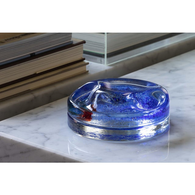A two-piece cast and blown catchall by Alfredo Barbini for Barbini Murano from the early 1970s. The circular vide-poche...