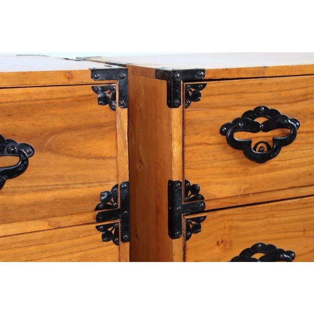 Antique Japanese Matsumoto Tansu Chest on Chest - Meiji Period Keyaki Wood | Rare Kasane Tansu For Sale - Image 10 of 16