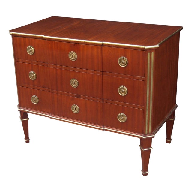 Early 19th Century Fine Neoclassical Chest of Drawers For Sale