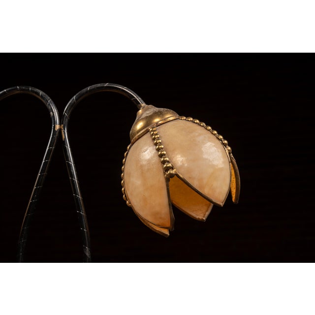 Early 20th Century Early 20th Century Art Nouveau Double Tulip Slag Glass Table Lamp For Sale - Image 5 of 7