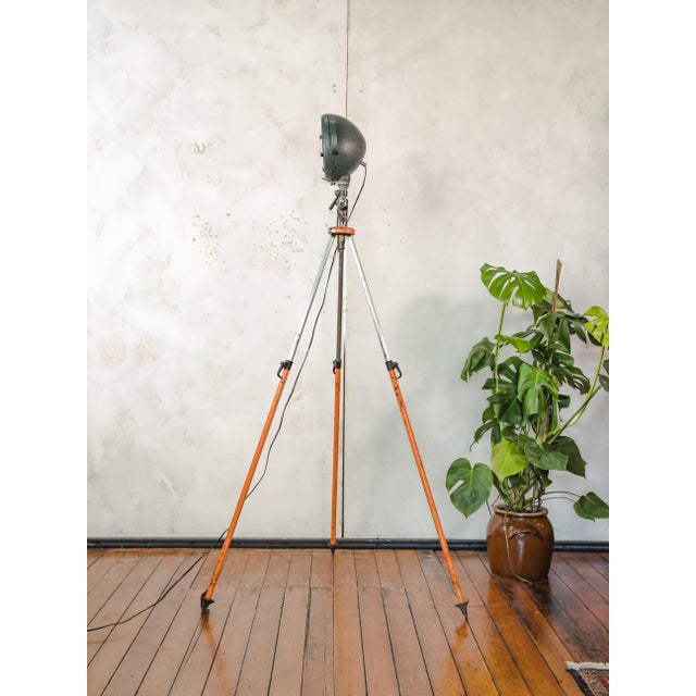 Industrial 20th Century Military Field Spotlight Floor Lamp from Bosch Eisemann, Germany, 1960s For Sale - Image 3 of 18