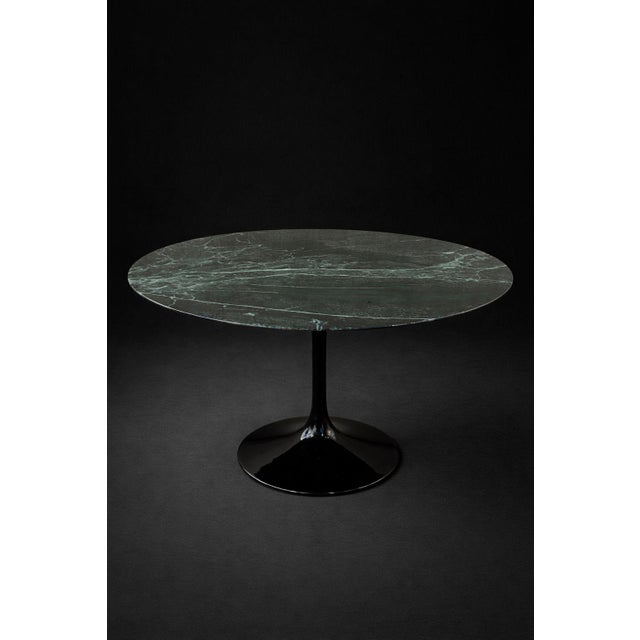 Round Tulip Table with Green Alpine Marble Top by Eero Saarinen for Knoll Inc. / Knoll International, 1980s For Sale - Image 13 of 13