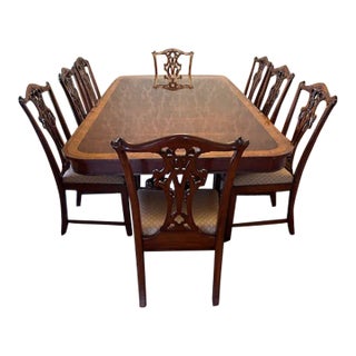 1990s Traditional Georgian Henredon Banquet Table and Chairs - Set of 13 For Sale