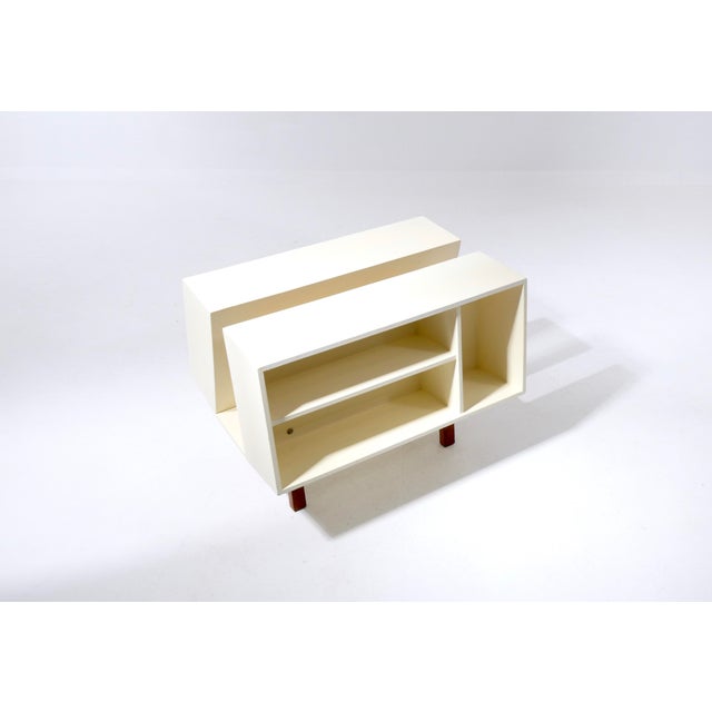 In 1939, the Austrian architect Egon Riss (1901–1964) designed the "Penguin Donkey" book table for the Penguin publishing...