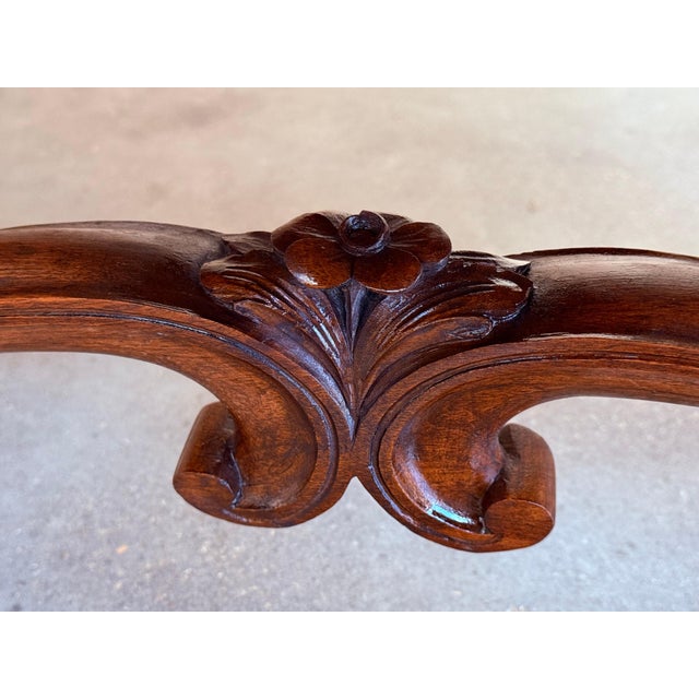 Early 20th Century Spanish Damask Velvet Bench with Back and Walnut Carved Legs For Sale - Image 14 of 18