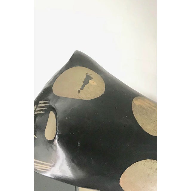 Early 20th Century Gold and Black Lacquer Vintage Wooden Cat Pillow Box on Stand For Sale - Image 5 of 9