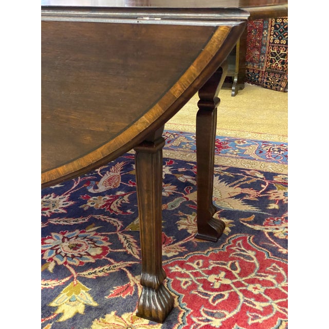 Late 20th Century English Oval Drop Leaf Dining Table For Sale - Image 4 of 13