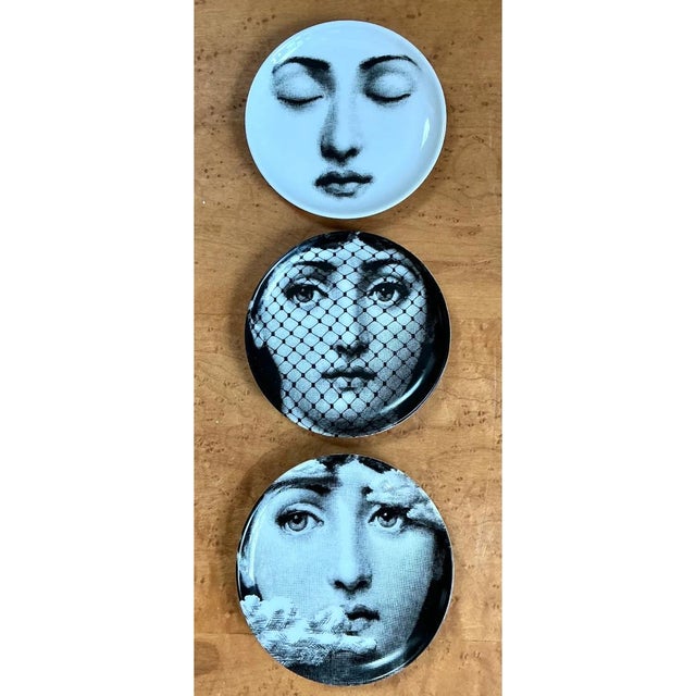 Mid-Century Modern Fornasetti Tema E Variazioni Ceramic Small Plates - Set of Three For Sale - Image 3 of 12