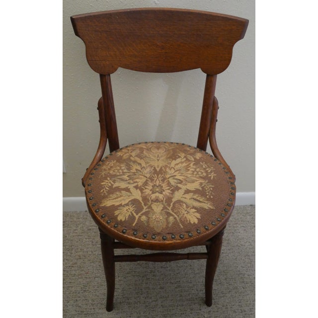American Early 20th Century American Arts and Crafts Oak Bentwood Floral Motif Upholstered/Nailhead Seat Side Chair For Sale - Image 3 of 11