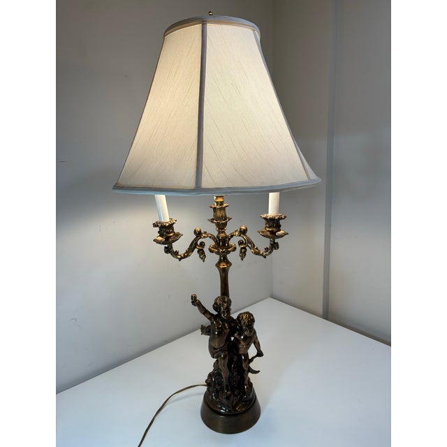 Bronze Vintage Rococo Cherub Figural Table Lamp — Hollywood Regency — Classical Putti Lighting For Sale - Image 8 of 10