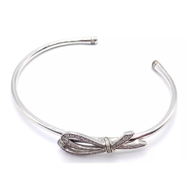 Late 20th Century Tiffany & Co. White Gold Diamond Bow Ribbon Bangle Cuff Bracelet For Sale - Image 9 of 10