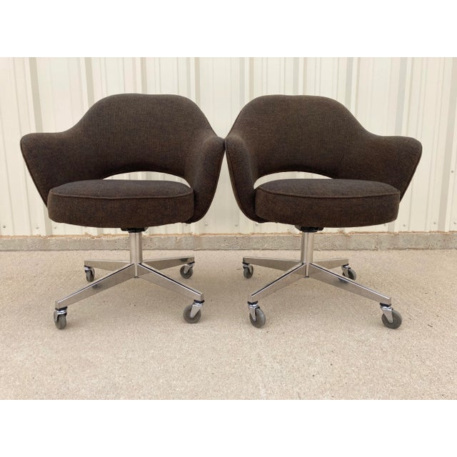 Saarinen Executive Arm Chairs - Set of 2, by Knoll For Sale - Image 10 of 11