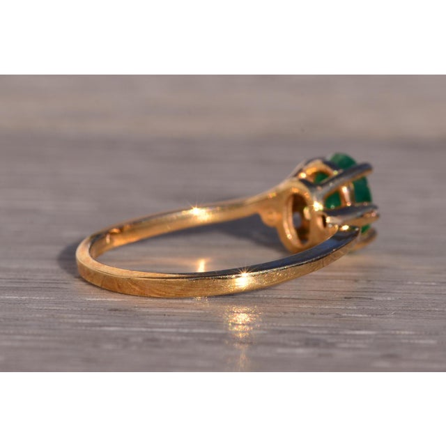 The 178th Avenue: Oval Natural Emerald and Diamond Bypass Ring in Yellow Gold For Sale In Philadelphia - Image 6 of 10