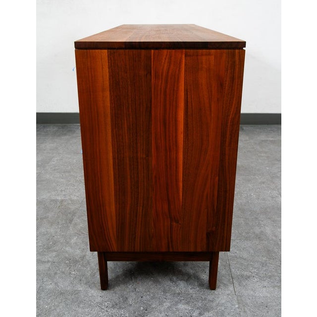 Mid-Century Modern 1960s Credenza Dresser 6 Drawer Ace Hi Solid Walnut Brass Handles, Attributed For Sale - Image 3 of 12