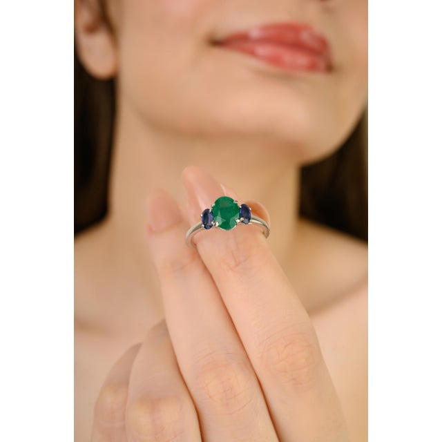 Green Classic Oval Cut Emerald Blue Sapphire Trinity Ring Size 5 in 14k White Gold For Sale - Image 8 of 14