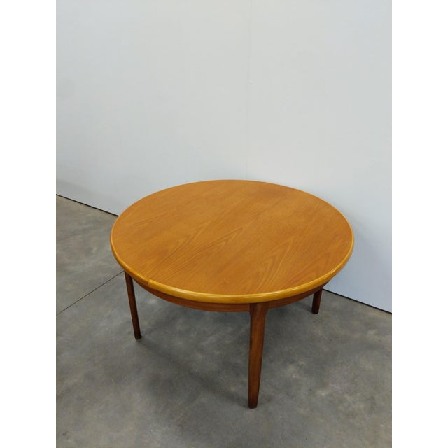 1960s Vintage Mid Century Modern Teak Extendable Dining Table For Sale - Image 5 of 12