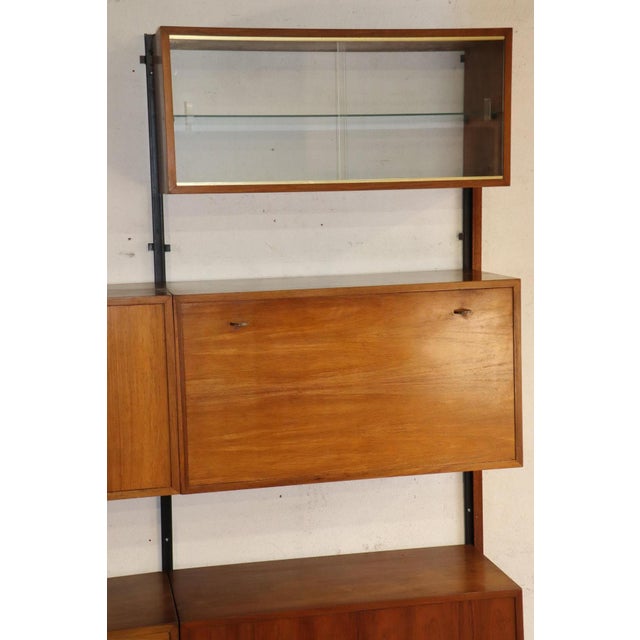 Wood Modular Wall-Mounted Bookcase in Teak and Brass, 1960s For Sale - Image 7 of 18