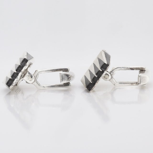 1970s Pair of Tono De Taxco Peidra Negra Sterling Silver & Onyx Modernist Cufflinks For Sale In Philadelphia - Image 6 of 10