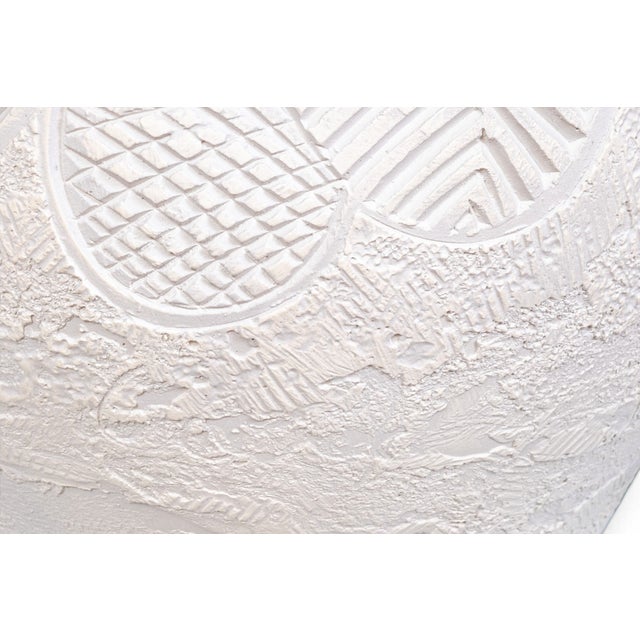 Vintage Postmodern Carved White Plaster Meiping Vase Form Table Lamp With Linen Empire Shade For Sale - Image 9 of 12