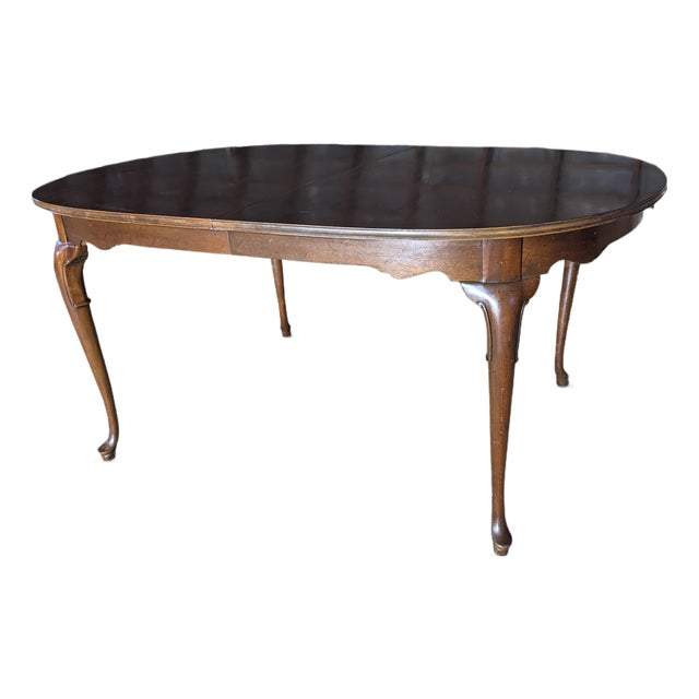 Hickory Chair James River Collection Oval Leg Extension Dining Table, Both 12" Leaves Included, Extends 64" to 88" For Sale